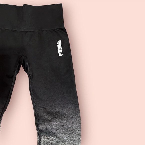 Gymshark Set (Top & Leggings) - Picture 7 of 8